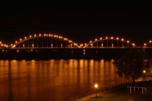 The Centennial bridge over the Mississippi bridge on US 67 that connects the quad cities.  (Wikipedia photo) 